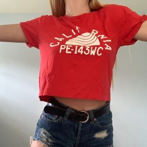 red california graphic cropped tee